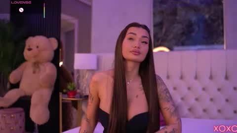 Snapshot of sashaferrera chatting on September 27, 7:21 pm Dennise online show from September 27, 7:21 pm