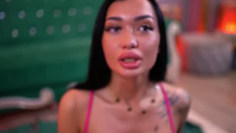 Snapshot of sashaferrera chatting on February 14, 11:53 pm Dennise online show from February 14, 11:53 pm