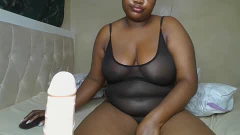sassie_bee online show from December 22, 1:33 am