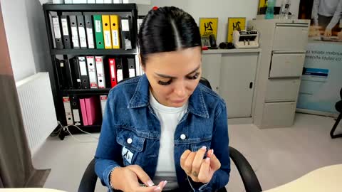 sassytiff online show from September 27, 12:45 pm