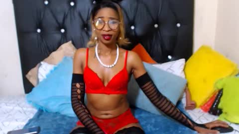 sasyylissaa online show from April 1, 8:50 pm