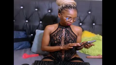 sasyylissaa online show from March 15, 12:12 am