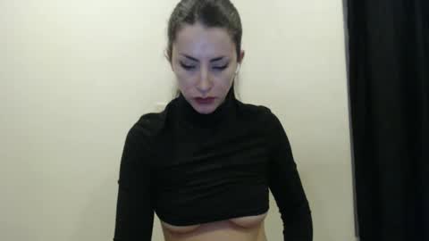 Nia online show from February 21, 11:54 pm