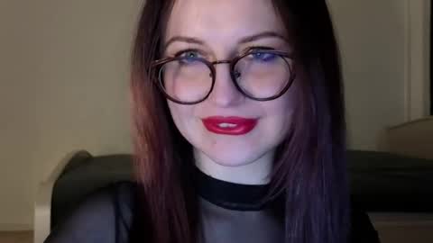 Lori online show from April 3, 6:06 pm