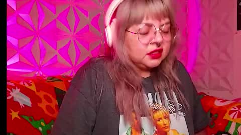 Gina George online show from December 23, 2:04 am