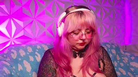 Gina George online show from March 3, 12:49 am