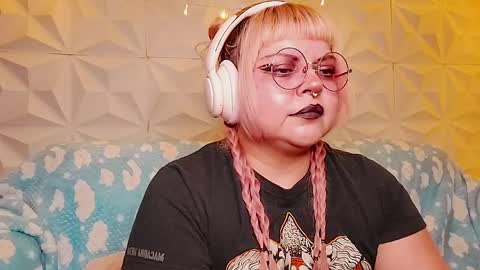 Gina George online show from May 15, 11:51 pm