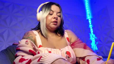 Gina George online show from December 3, 1:06 am