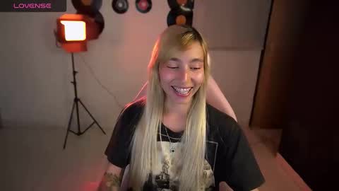 I AM JENN  online show from March 29, 2:54 am