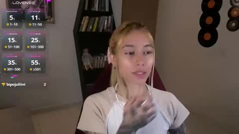 Snapshot of saucy_jenn1 chatting on October 5, 3:55 am I AM JENN online show from October 5, 3:55 am