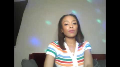 Snapshot of saucy_shanice chatting on September 27, 8:38 pm Shaniiice online show from September 27, 8:38 pm