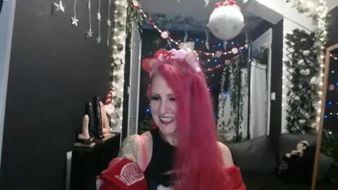 SaucySky online show from December 12, 10:31 pm
