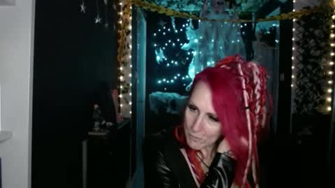 Snapshot of saucysky chatting on October 16, 10:34 pm SaucySky online show from October 16, 10:34 pm