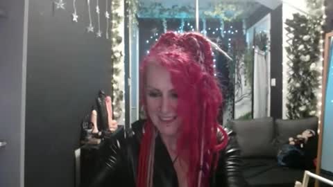 Snapshot of saucysky chatting on September 30, 8:57 pm SaucySky online show from September 30, 8:57 pm