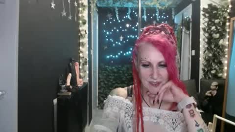 Snapshot of saucysky chatting on October 3, 10:26 pm SaucySky online show from October 3, 10:26 pm