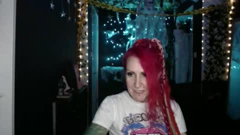 Snapshot of saucysky chatting on October 13, 8:55 pm SaucySky online show from October 13, 8:55 pm