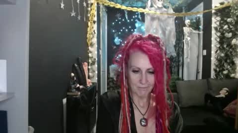 Snapshot of saucysky chatting on October 23, 10:49 pm SaucySky online show from October 23, 10:49 pm