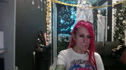 Snapshot of saucysky chatting on October 21, 10:47 pm SaucySky online show from October 21, 10:47 pm