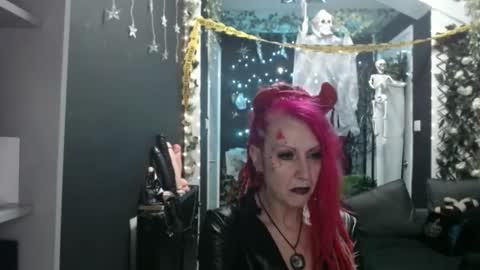 Snapshot of saucysky chatting on October 28, 9:30 pm SaucySky online show from October 28, 9:30 pm