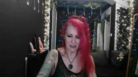 SaucySky online show from January 11, 9:15 pm