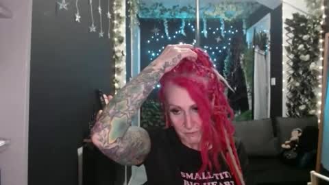 Snapshot of saucysky chatting on September 23, 11:25 pm SaucySky online show from September 23, 11:25 pm