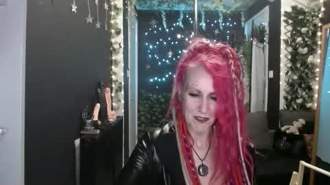 Snapshot of saucysky chatting on October 2, 10:26 pm SaucySky online show from October 2, 10:26 pm