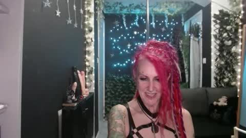 Snapshot of saucysky chatting on September 24, 11:37 pm SaucySky online show from September 24, 11:37 pm