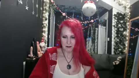 SaucySky online show from December 25, 9:11 pm