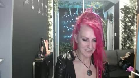 Snapshot of saucysky chatting on September 25, 11:46 pm SaucySky online show from September 25, 11:46 pm