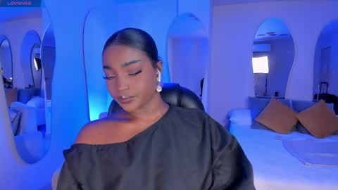 S a v a n n a h  online show from April 8, 12:51 pm