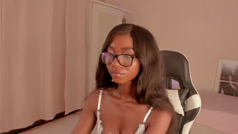 Savannahwildee online show from December 9, 7:29 pm