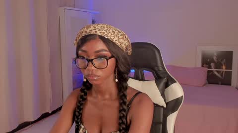 Savannahwildee online show from December 5, 9:17 pm