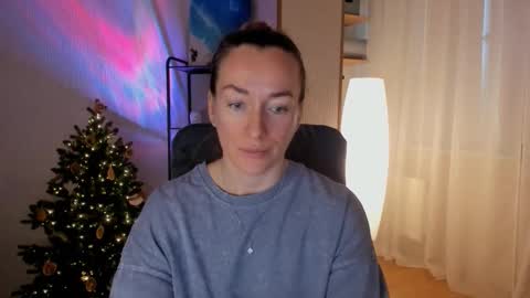 save the qween online show from December 20, 10:19 am