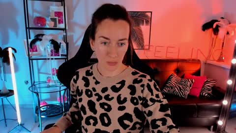 save the qween online show from December 8, 5:18 am