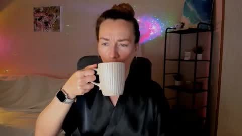 save the qween online show from November 19, 8:36 am