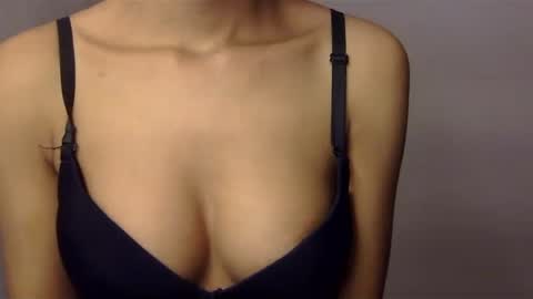 Snapshot of saxee_love chatting on December 7, 1:07 pm saxee online show from December 7, 1:07 pm