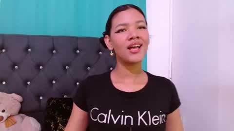 Snapshot of saykimmy chatting on October 19, 1:18 am saykimmy online show from October 19, 1:18 am