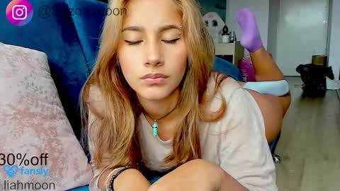 Snapshot of sazori_moon chatting on December 23, 3:55 pm sazori_moon online show from December 23, 3:55 pm