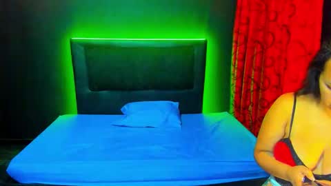 scarlet_angels02 online show from October 2, 3:00 am