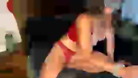 Miss Scarlet April online show from July 28, 7:50 pm