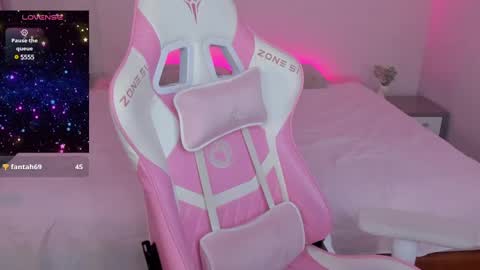 scarlet_cu1e online show from March 4, 12:50 am