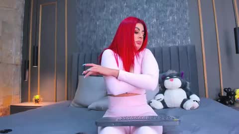 Snapshot of scarlet_evans1 chatting on October 26, 1:12 am Maria online show from October 26, 1:12 am