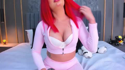 Snapshot of scarlet_evans1 chatting on October 11, 10:23 pm Maria online show from October 11, 10:23 pm