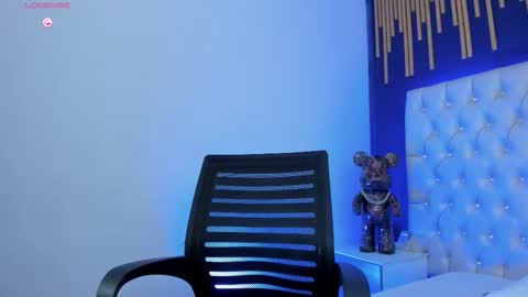 Snapshot of scarlet_fx chatting on September 25, 12:04 pm Scarlet  online show from September 25, 12:04 pm