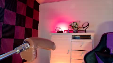 scarlet_gold online show from October 12, 4:15 am