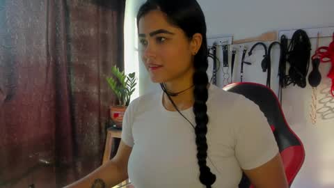 Snapshot of scarlet_kennedy98 chatting on December 11, 9:01 pm scarlet taylor kennedy online show from December 11, 9:01 pm