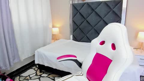 scarlet_lace1 online show from October 8, 7:07 pm