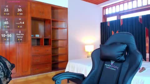 scarlet_lace1 online show from September 29, 6:57 pm