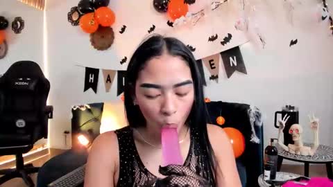 scarlet_summer_25 online show from October 4, 12:22 pm