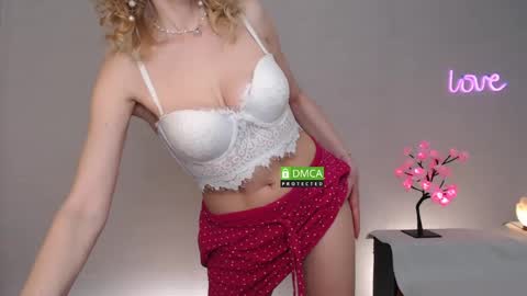 scarlet_sweety online show from April 5, 6:40 pm
